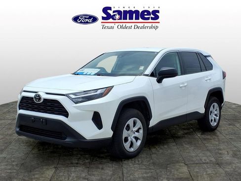Used 2024 Toyota RAV4 LE FWD image 7