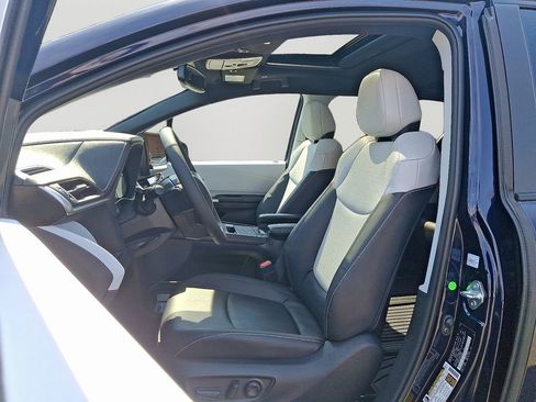 Used 2026 Toyota Sienna XSE image 14