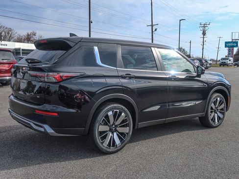 New 2026 Mitsubishi Outlander SE image 10