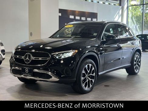 Used 2025 Mercedes-Benz GLC 350e 4MATIC image 1