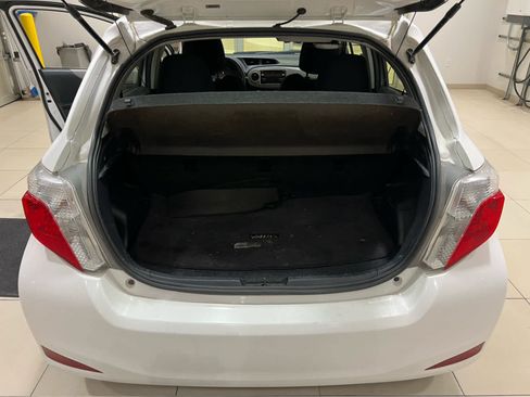 Used 2012 Toyota Yaris L FWD image 9