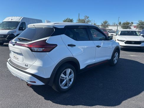 Used 2021 Nissan Kicks S image 7