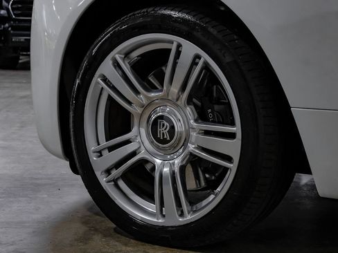 Used 2016 Rolls-Royce Wraith RWD image 47