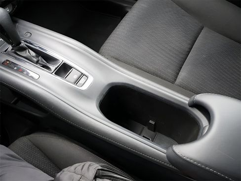 Used 2018 Honda HR-V LX image 24