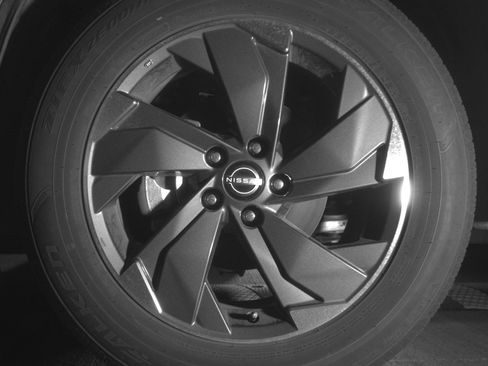 Used 2025 Nissan Rogue SV image 12