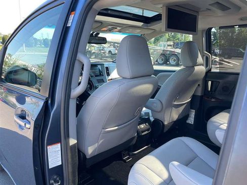 Used 2016 Toyota Sienna Limited Premium AWD/4WD image 28