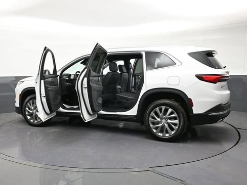 Used 2026 Buick Enclave Preferred w/ Power Package AWD/4WD image 37