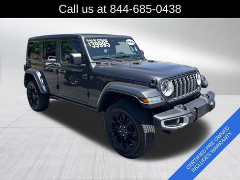 Used 2025 Jeep Wrangler Unlimited Sahara w/ Safety Group AWD/4WD image 3