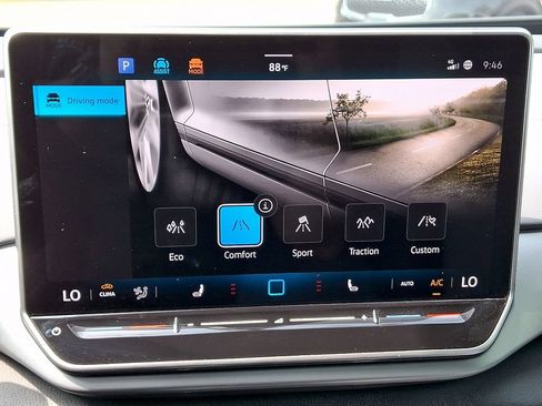 Certified 2024 Volkswagen ID.4 Pro AWD/4WD image 15