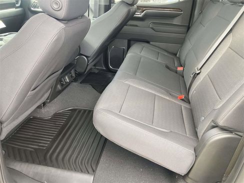 New 2026 GMC Sierra 1500 SLE image 12