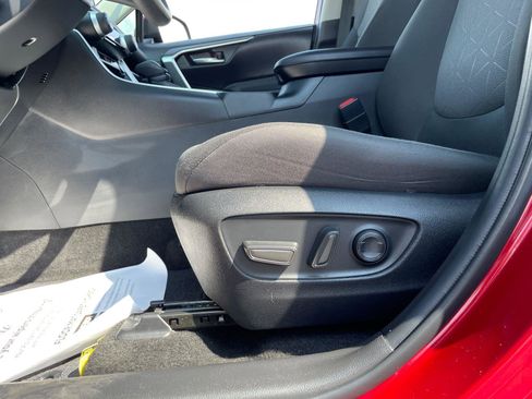 Certified 2022 Toyota RAV4 XLE image 19