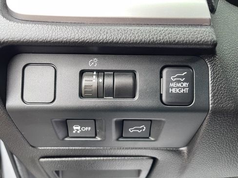 Used 2014 Subaru Forester 2.5i Limited image 16