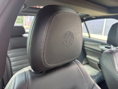Used 2023 Alfa Romeo Giulia Veloce AWD/4WD image 69