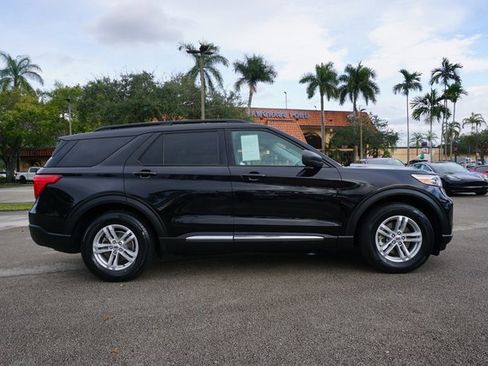 Used 2023 Ford Explorer XLT w/ Equipment Group 202A image 14