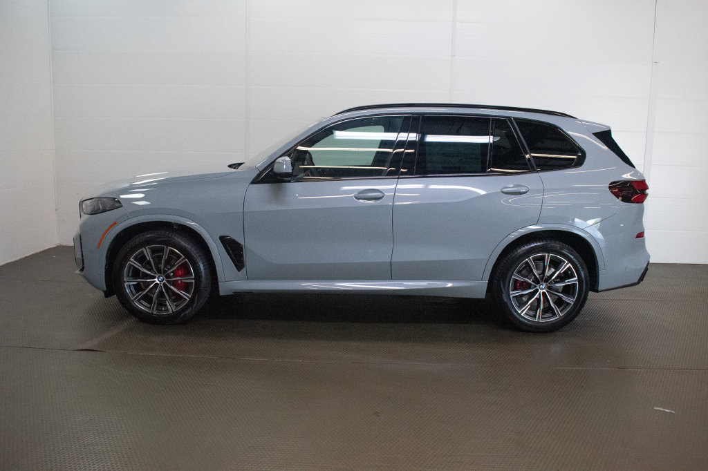 New 2026 BMW X5 xDrive40i w/ M Sport Package AWD/4WD image 7