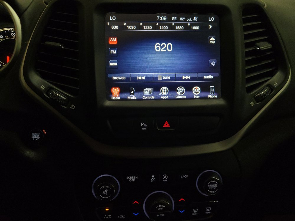 Used 2017 Jeep Cherokee Overland AWD/4WD image 25