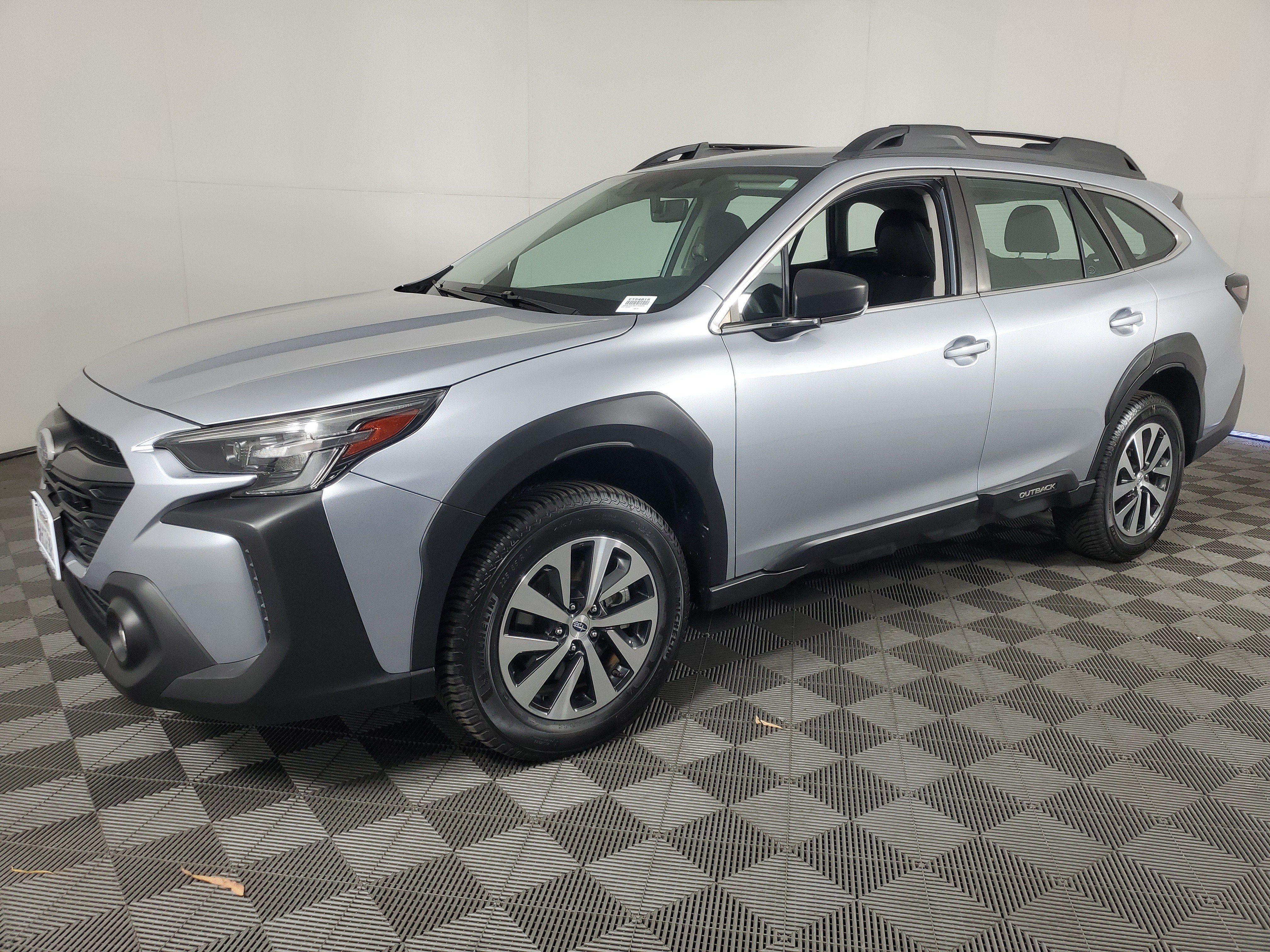 Used 2024 Subaru Outback AWD/4WD image 8