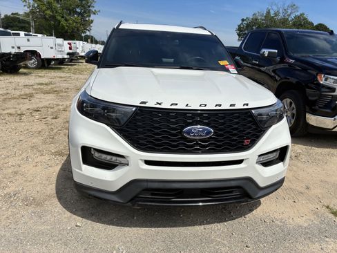Used 2020 Ford Explorer ST w/ Premium Technology Package AWD/4WD image 2
