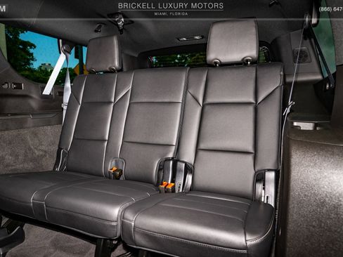 Used 2024 Cadillac Escalade ESV Luxury AWD/4WD image 8