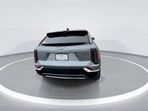 New 2026 Cadillac Optiq Luxury 2 image 7