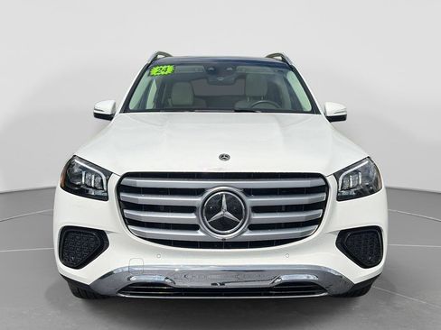 Used 2024 Mercedes-Benz GLS 450 4MATIC image 9