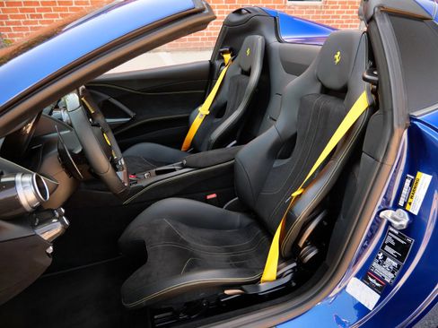 Used 2023 Ferrari 812 GTS RWD image 27