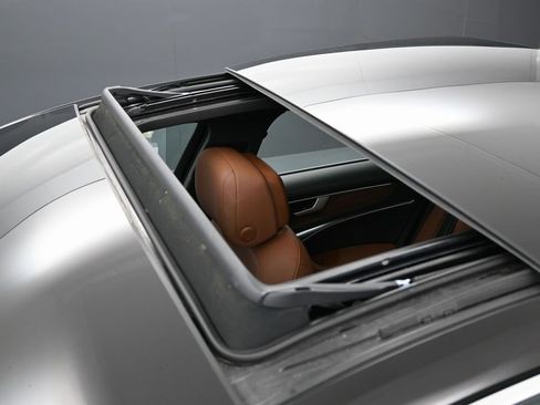 Used 2024 Audi A6 Premium Plus image 11