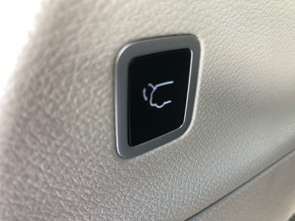 Used 2024 Chrysler Pacifica Touring-L FWD image 24
