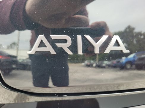 Used 2023 Nissan Ariya FWD image 14