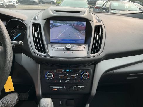 Used 2018 Ford Escape SE w/ SE Sync 3 Package AWD/4WD image 18