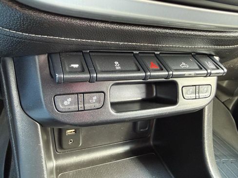 Used 2015 GMC Canyon SLT w/ Driver Alert Package image 31