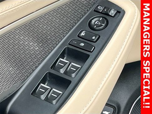 Used 2023 Acura MDX SH-AWD w/ Advance Package image 18