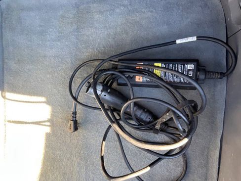 Used 2017 Chevrolet Volt LT w/ Comfort Package image 21