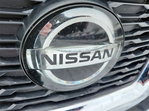 Used 2019 Nissan Rogue SV image 29