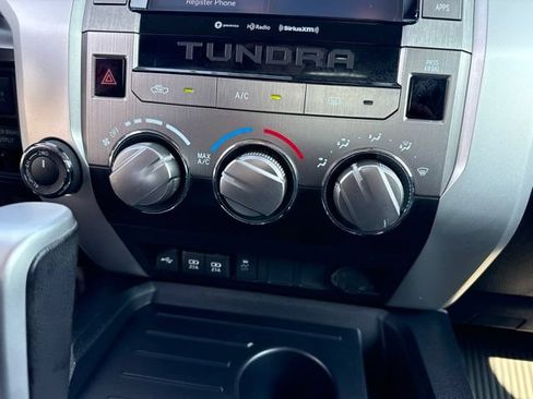 Used 2020 Toyota Tundra SR5 w/ SR5 Upgrade Package AWD/4WD image 32