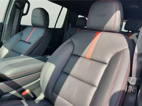 New 2026 Chevrolet Traverse RS image 25