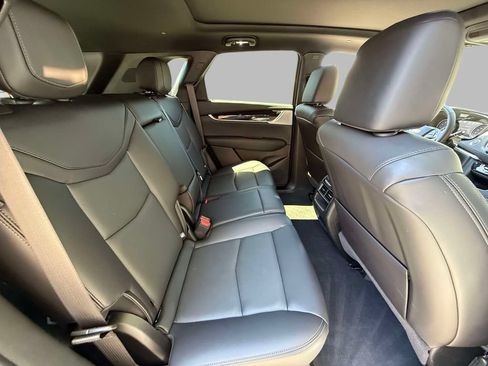 Used 2025 Cadillac XT5 Premium Luxury w/ Technology Package AWD/4WD image 16
