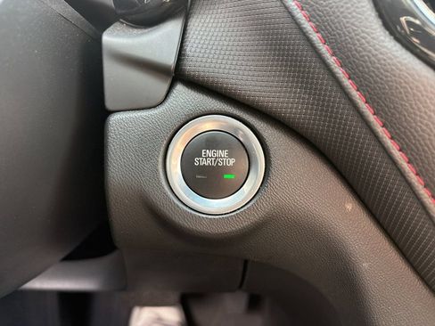 Used 2022 Chevrolet Equinox RS w/ LPO, Floor Liner Package FWD image 27