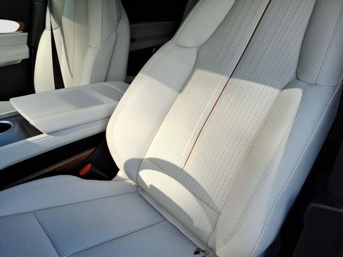 New 2026 Cadillac Vistiq Sport w/ LPO, Floor Liner Package image 15