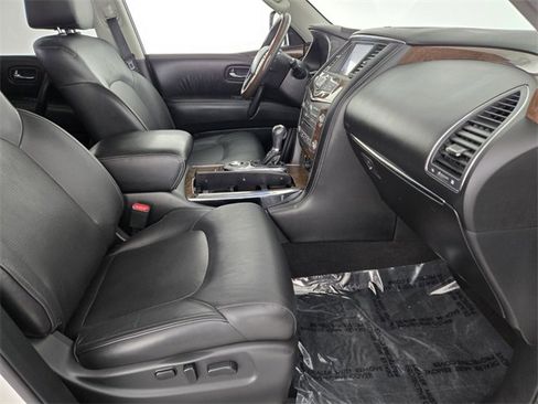 Used 2017 INFINITI QX80 2WD w/ Driver Assistance Package image 3