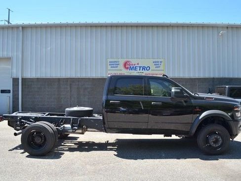New 2026 RAM 5500 Tradesman AWD/4WD image 9