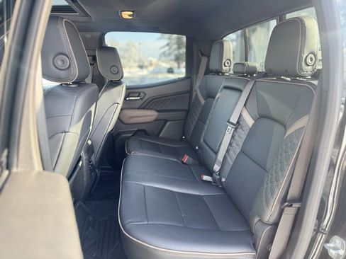 Used 2023 GMC Canyon Denali image 25