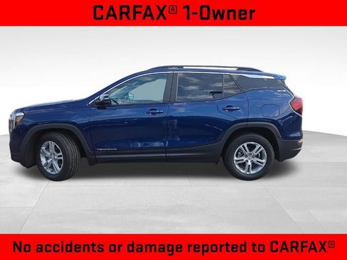 Certified 2022 GMC Terrain SLE w/ Driver Convenience Package FWD image 2