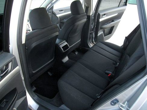 Used 2011 Subaru Outback 2.5i Premium AWD/4WD image 26