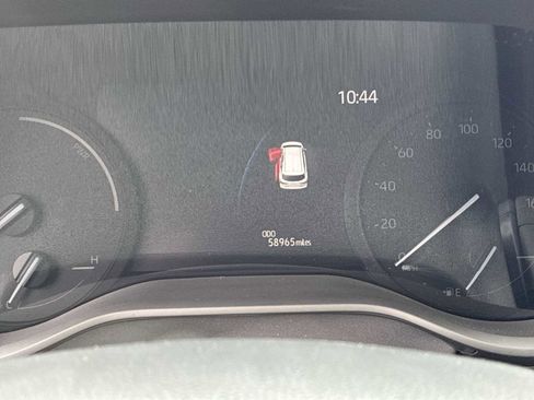 Used 2025 Toyota Sienna LE image 10