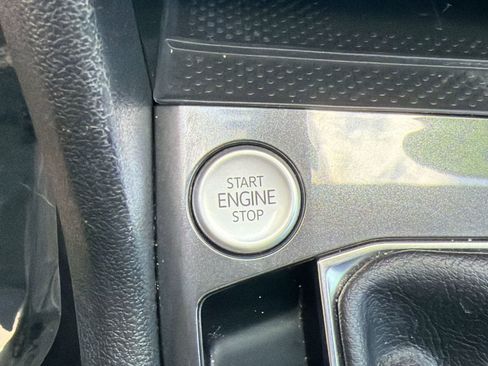 Used 2023 Volkswagen Tiguan SE R-Line image 26