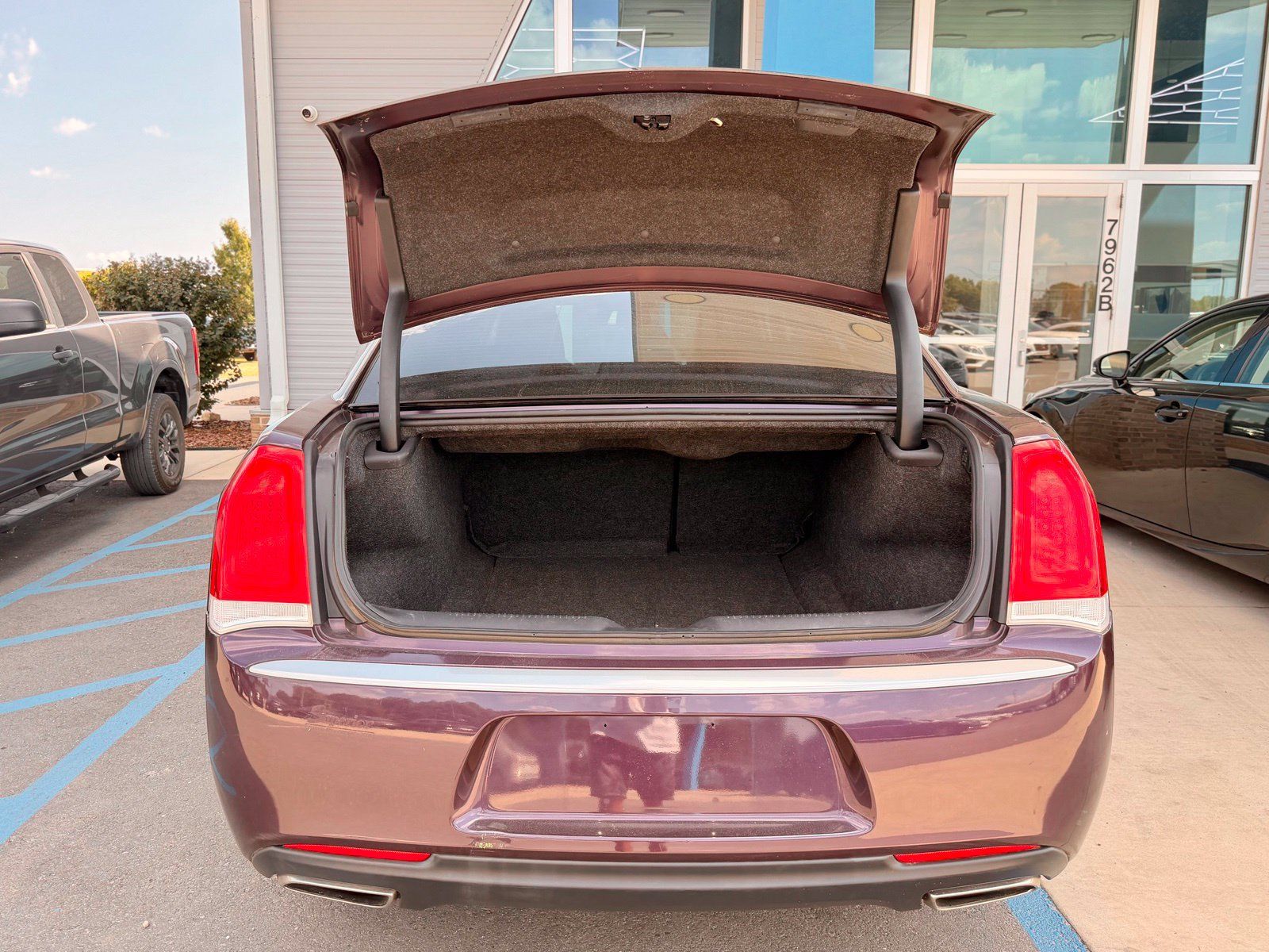 Used 2020 Chrysler 300 Touring L w/ Quick Order Package 2EF RWD image 46