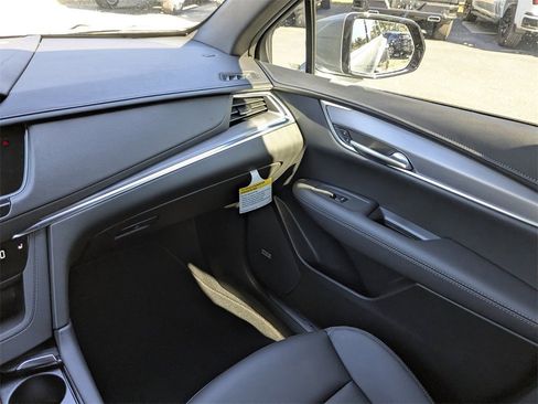 New 2026 Cadillac XT5 Luxury image 20