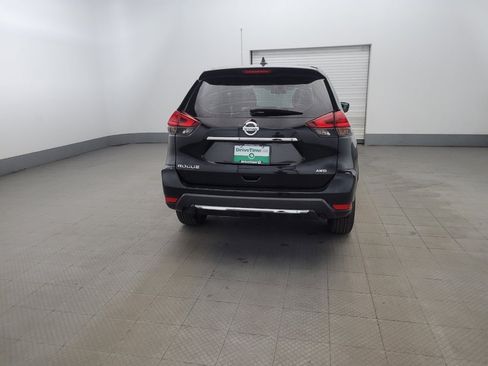 Used 2017 Nissan Rogue S image 7