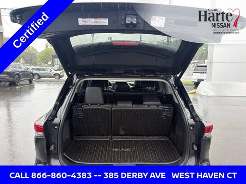 Used 2024 Toyota Highlander XLE AWD/4WD image 19